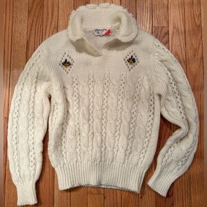 VTG Glamour Knits White Collared Sweater with Crochet Flowers